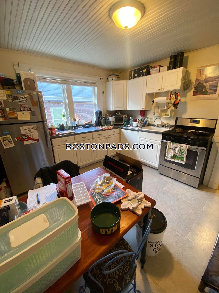 BOSTON - MISSION HILL - 3 Beds, 1 Bath - Image 2