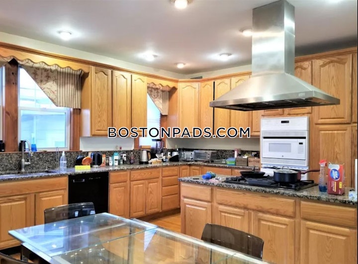 brookline-5-beds-3-baths-coolidge-corner-7900-5347979 