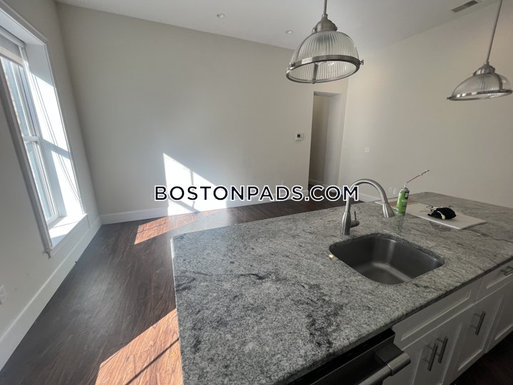 south-end-3-beds-2-baths-boston-5700-8033503 