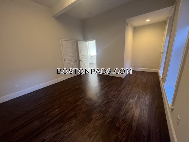 Boston - $5,700+ /mo