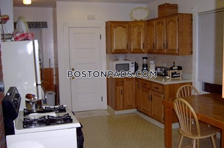 CAMBRIDGE - MT. AUBURN/BRATTLE/ FRESH POND - 3 Beds, 1 Bath - Image 2