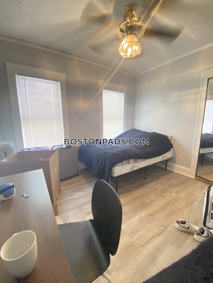 MEDFORD - TUFTS - 4 Beds, 2 Baths - Image 4