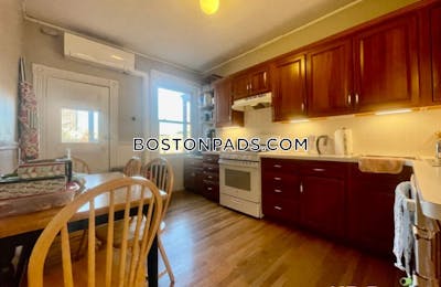 Brookline 5 Bed, 1.5 Bath Unit  Boston University - $6,600 No Fee