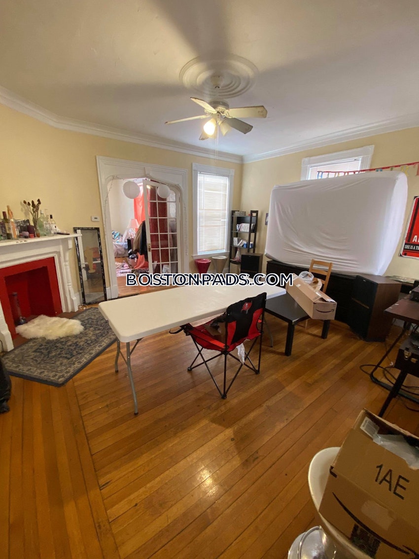 BOSTON - ALLSTON - 4 Beds, 1 Bath - Image 16