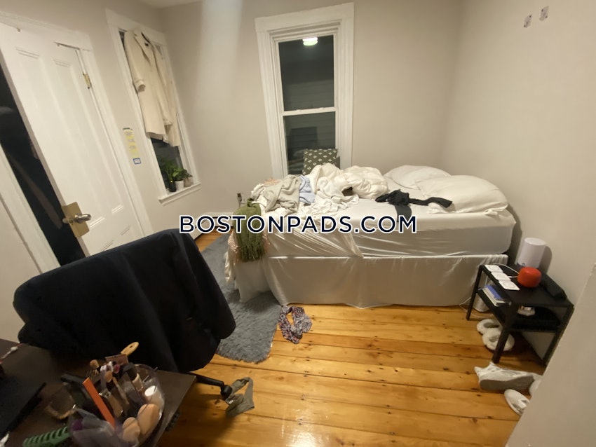 BOSTON - MISSION HILL - 3 Beds, 1 Bath - Image 5