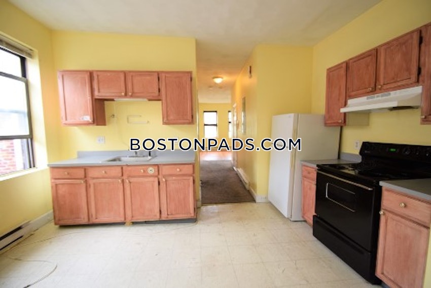 BOSTON - MISSION HILL - 3 Beds, 1 Bath - Image 2