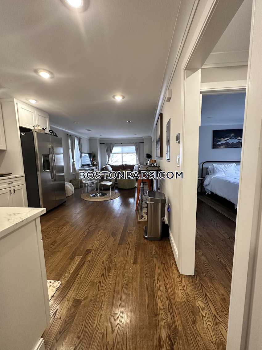 BOSTON - FORT HILL - 3 Beds, 1 Bath - Image 4