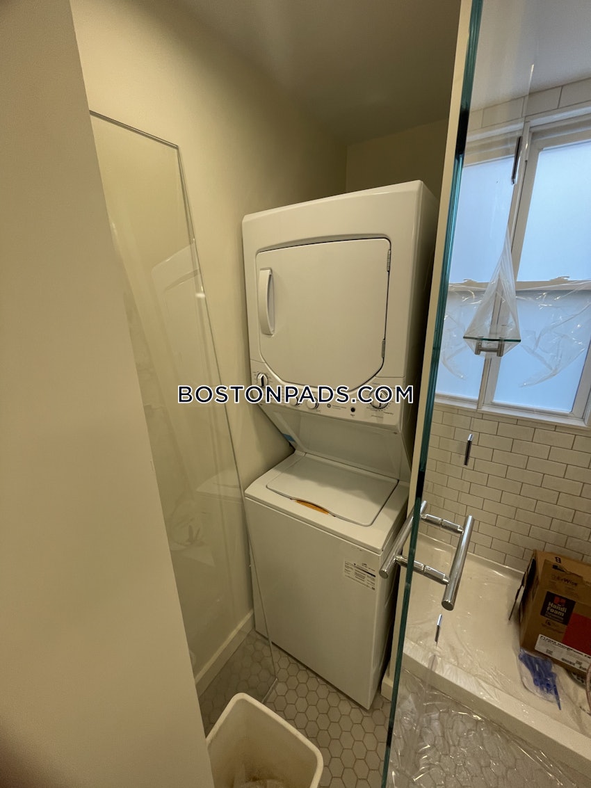 CAMBRIDGE - KENDALL SQUARE - 3 Beds, 2 Baths - Image 7