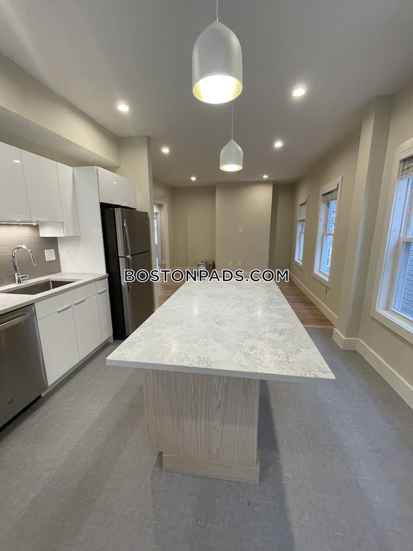 CAMBRIDGE - KENDALL SQUARE - 3 Beds, 2 Baths - Image 1