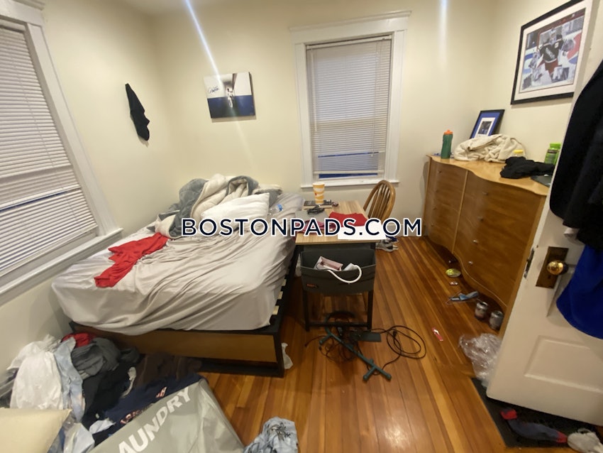 BOSTON - ALLSTON - 5 Beds, 2.5 Baths - Image 7
