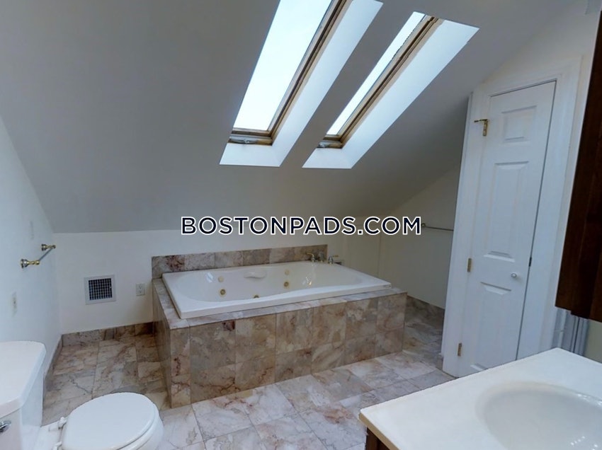 BOSTON - JAMAICA PLAIN - FOREST HILLS - 6 Beds, 3 Baths - Image 8