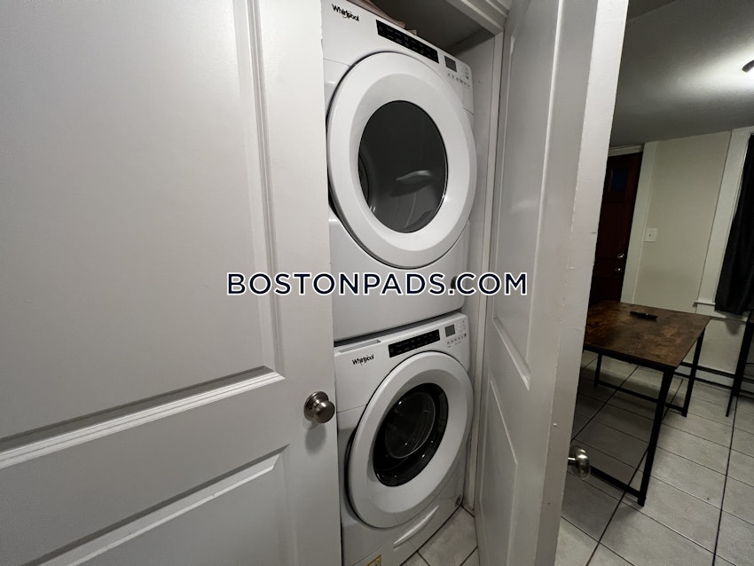 BOSTON - NORTHEASTERN/SYMPHONY - 3 Beds, 2 Baths - Image 13