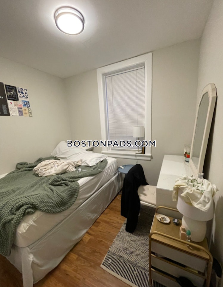 Endicott St., Boston