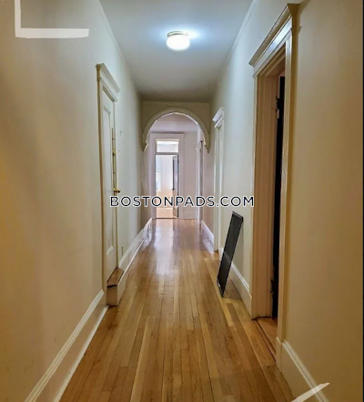 Brookline 3 Bed 2 Bath BROOKLINE- COOLIDGE CORNER $4,500  Coolidge Corner - $5,200 No Fee