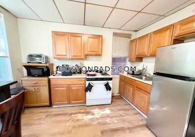 Mission Hill 3 Beds 1.5 Baths Boston - $4,800 No Fee