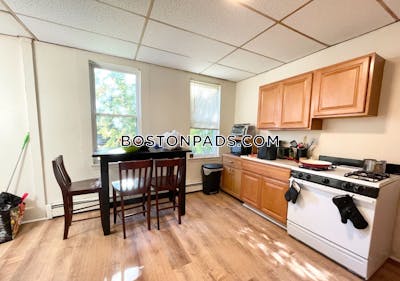 Mission Hill Sunny 3 bed 1 bath available 09/01 on Tremont St. Mission Hill!  Boston - $4,800