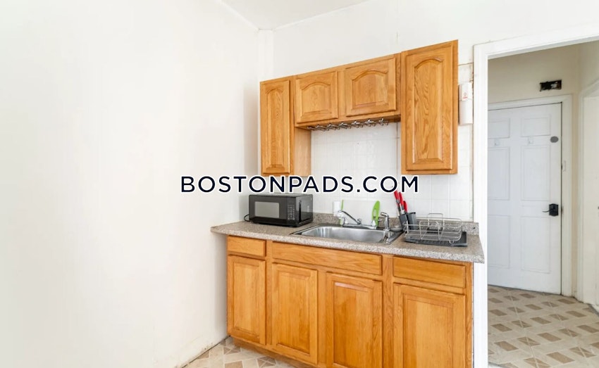 BOSTON - DORCHESTER/SOUTH BOSTON BORDER - 2 Beds, 1 Bath - Image 1