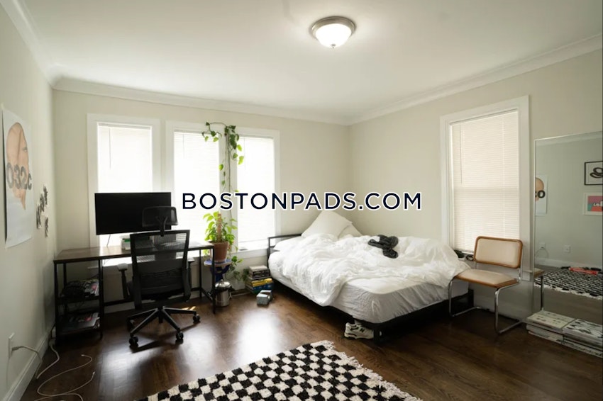 BOSTON - ALLSTON - 4 Beds, 2 Baths - Image 5