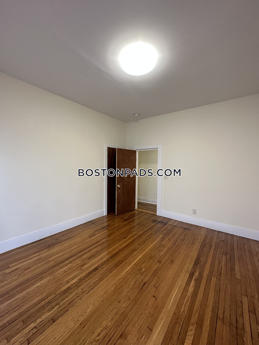 BOSTON - ALLSTON - 3 Beds, 2 Baths - Image 10