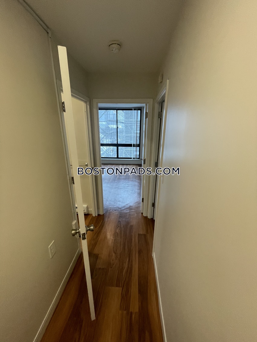 BOSTON - NORTH END - 2 Beds, 1 Bath - Image 2