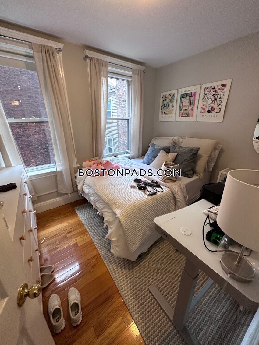 BOSTON - NORTH END - 2 Beds, 1 Bath - Image 3