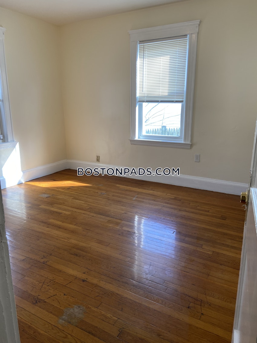 BOSTON - HYDE PARK - 1 Bed, 1 Bath - Image 2