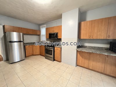 East Boston Renovated 2 bed 2 bath Available NOW on Morris St in East Boston!! Boston - $3,000