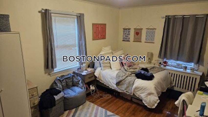 BOSTON - BRIGHTON - BOSTON COLLEGE - 4 Beds, 2 Baths - Image 4