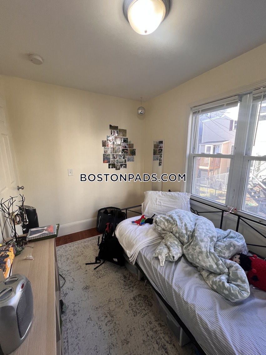 BOSTON - EAST BOSTON - BREMEN ST. PARK/AIRPORT STATION - 3 Beds, 1 Bath - Image 2