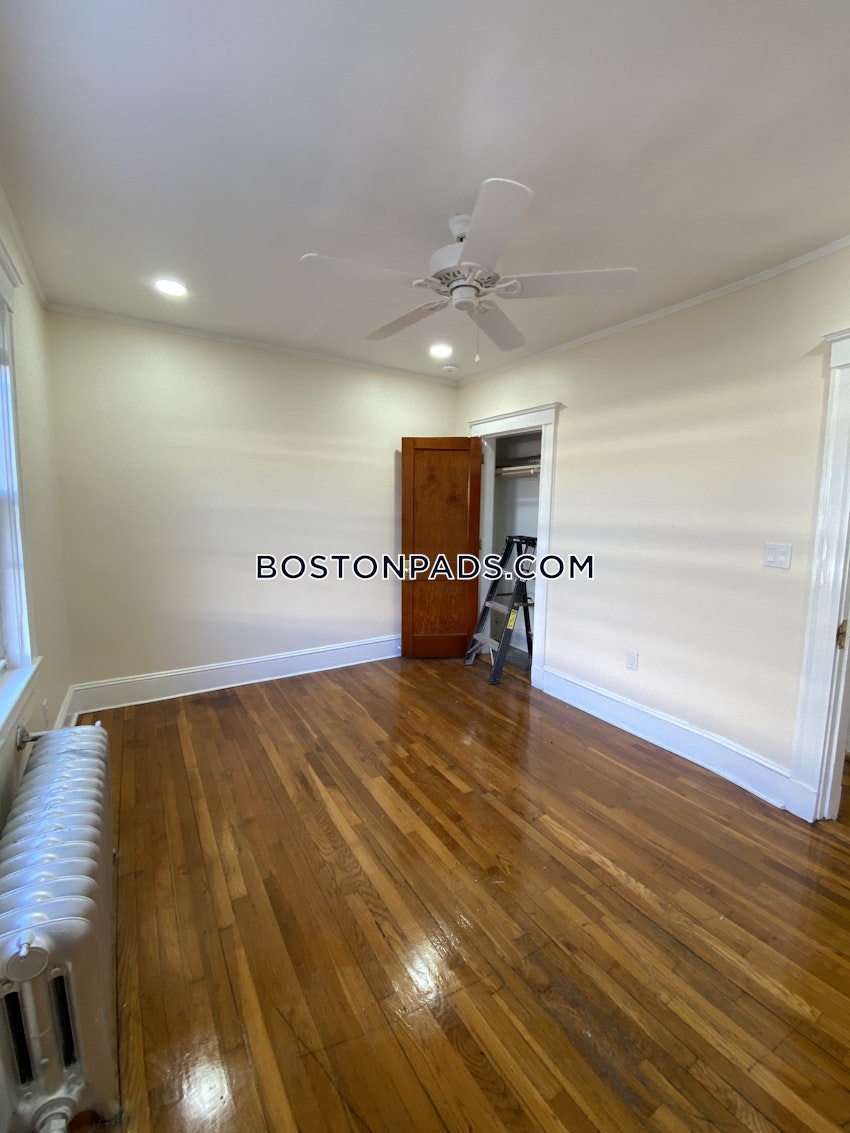 BOSTON - ROSLINDALE - 4 Beds, 1 Bath - Image 4