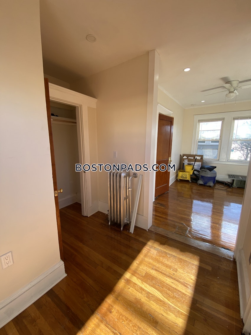 BOSTON - ROSLINDALE - 4 Beds, 1 Bath - Image 6