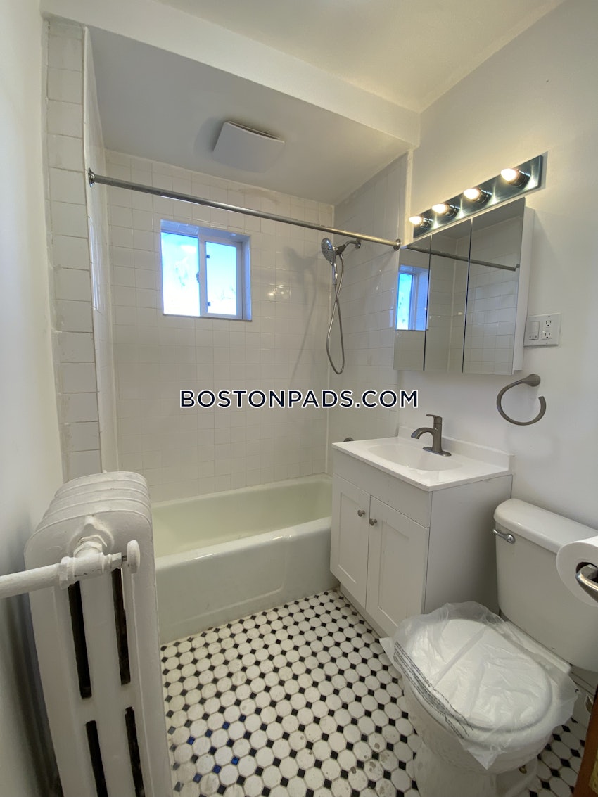 BOSTON - ROSLINDALE - 4 Beds, 1 Bath - Image 12