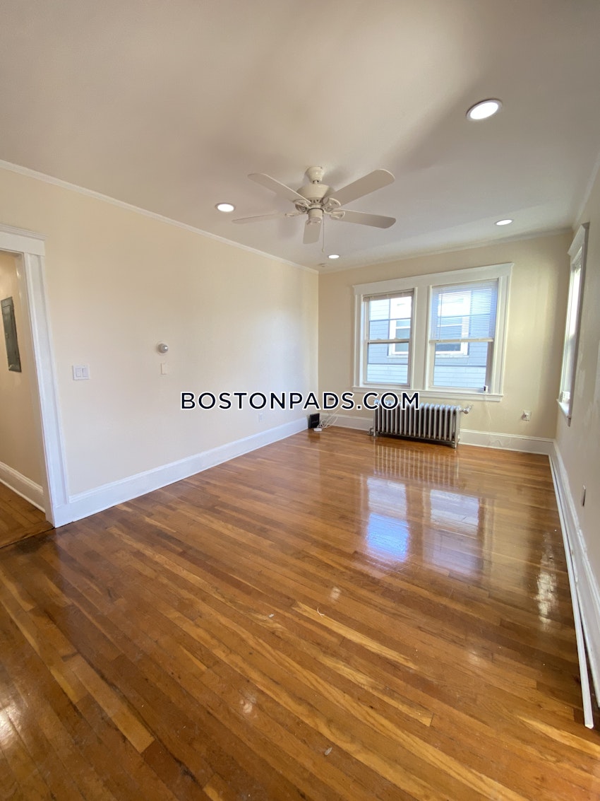 BOSTON - ROSLINDALE - 4 Beds, 1 Bath - Image 15