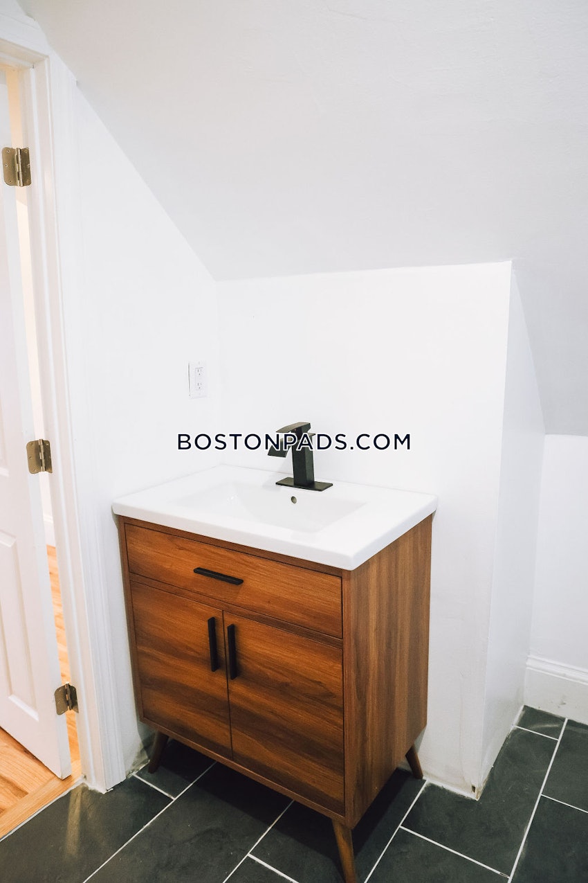 BOSTON - JAMAICA PLAIN - ARBORETUM - 4 Beds, 2 Baths - Image 13