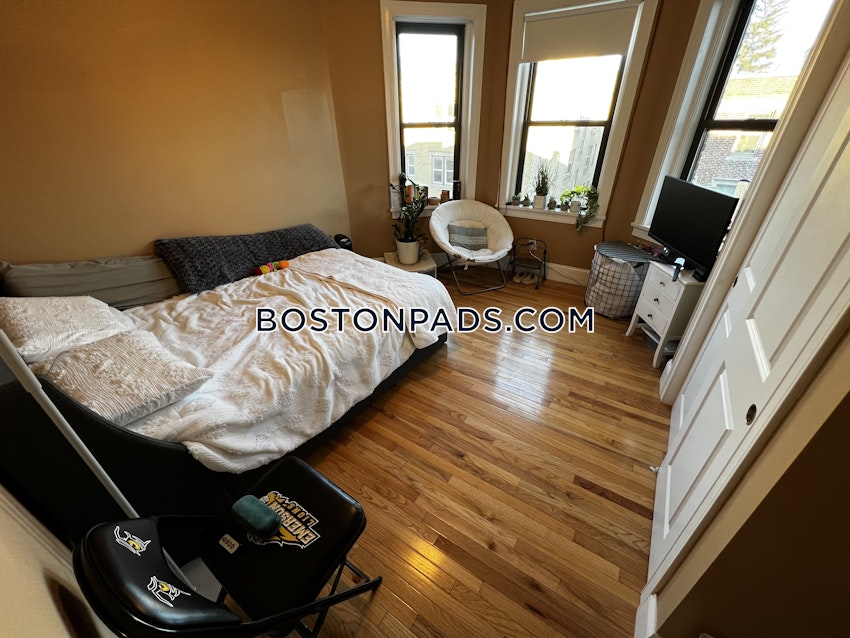 BOSTON - BRIGHTON - CLEVELAND CIRCLE - 5 Beds, 2 Baths - Image 41