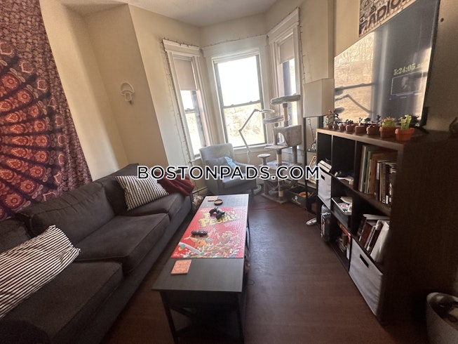 Boston - $4,500+ /mo