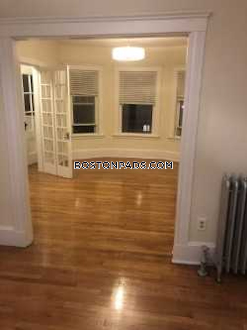 MEDFORD - TUFTS - 4 Beds, 2 Baths - Image 3