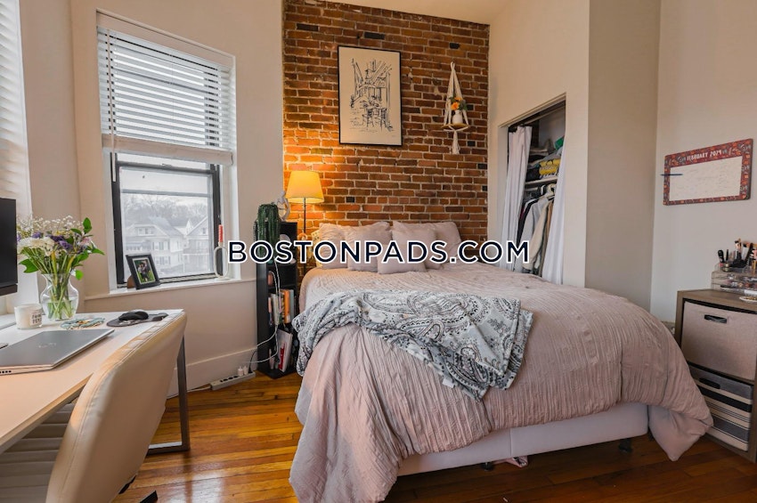 BOSTON - ALLSTON - 3 Beds, 1 Bath - Image 11