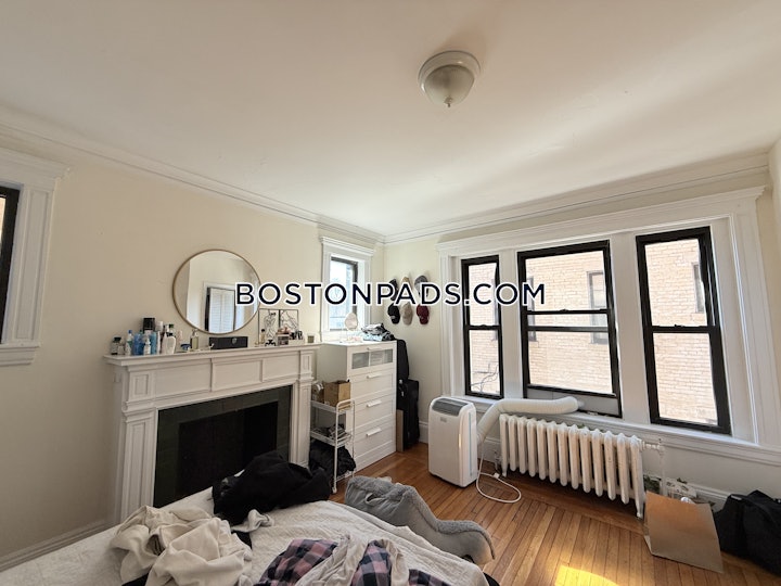 fenwaykenmore-3-beds-1-bath-boston-5500-5545224 
