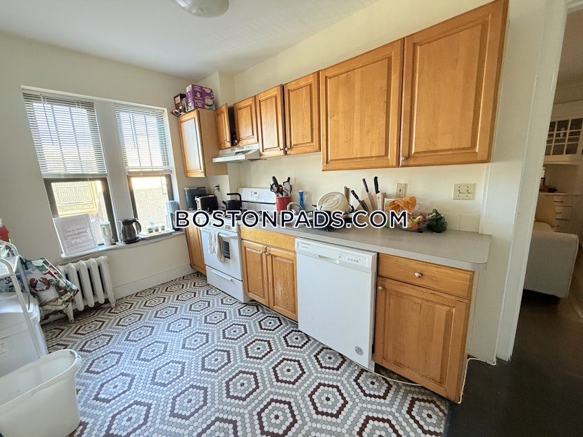Boston - $5,800+ /month