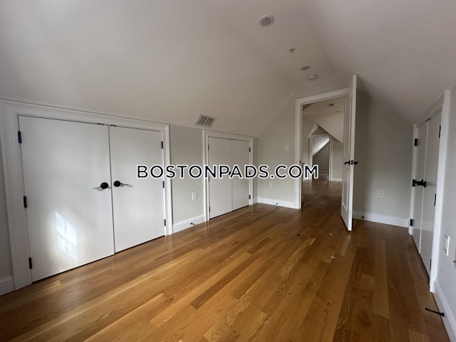 Boston - $4,100+ /mo
