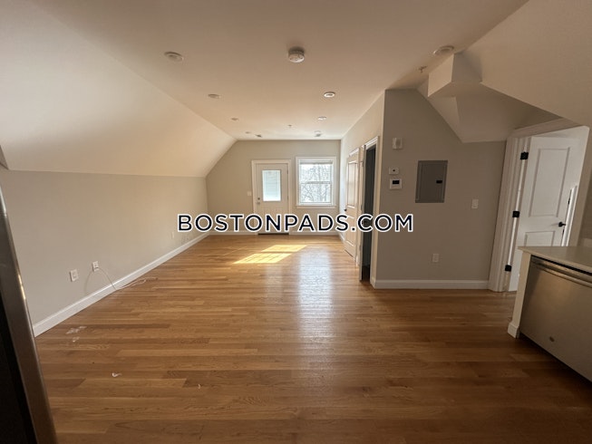 Boston - $4,100+ /mo