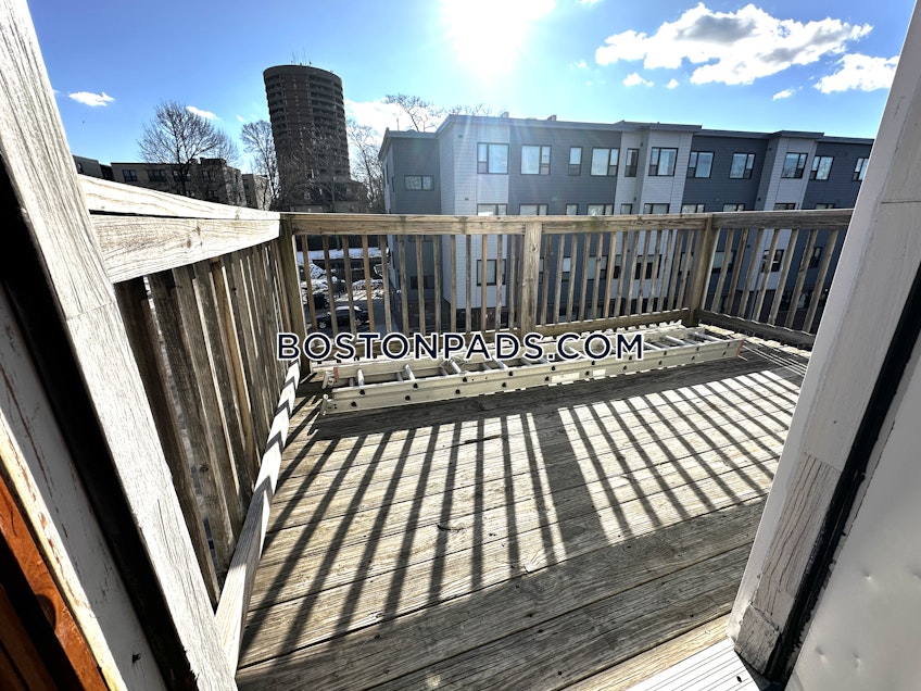 Boston - $4,650+ /month