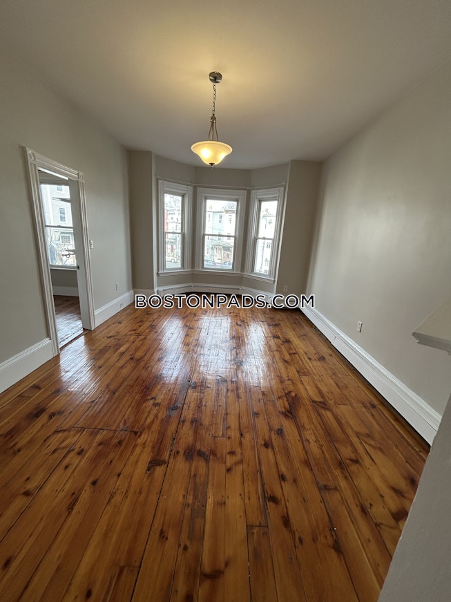 Boston - $2,600+ /mo
