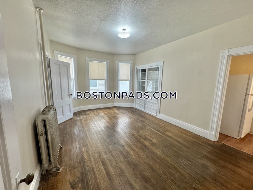 Boston - $2,800+ /month