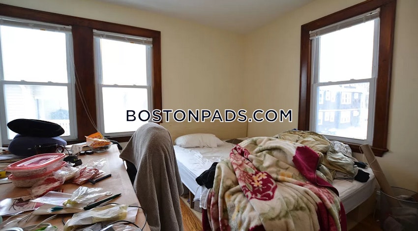 BOSTON - BRIGHTON - OAK SQUARE - 4 Beds, 2 Baths - Image 5