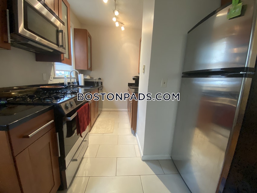 SOMERVILLE - PORTER SQUARE - 3 Beds, 1 Bath - Image 1