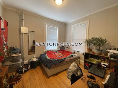 Somerville 3 Bed 1 Bath SOMERVILLE- WEST SOMERVILLE/ TEELE SQUARE  West Somerville/ Teele Square - $3,700 No Fee