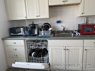 Somerville 4 Bed 1 Bath SOMERVILLE  Tufts - $3,600 No Fee