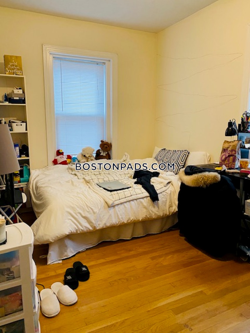 BOSTON - FORT HILL - 4 Beds, 1 Bath - Image 2